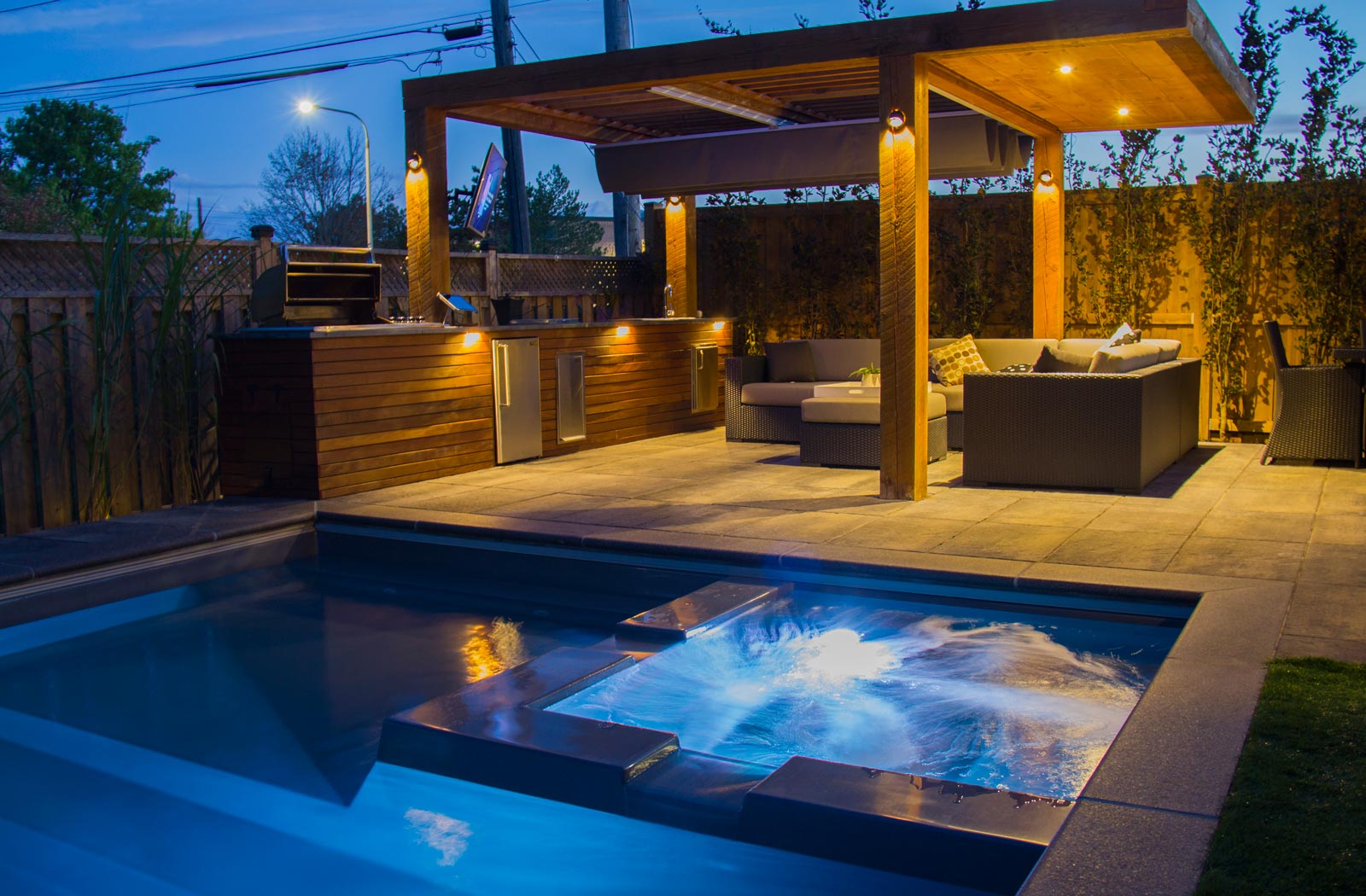 Featured deck and fence project by M.E. Contracting Toronto